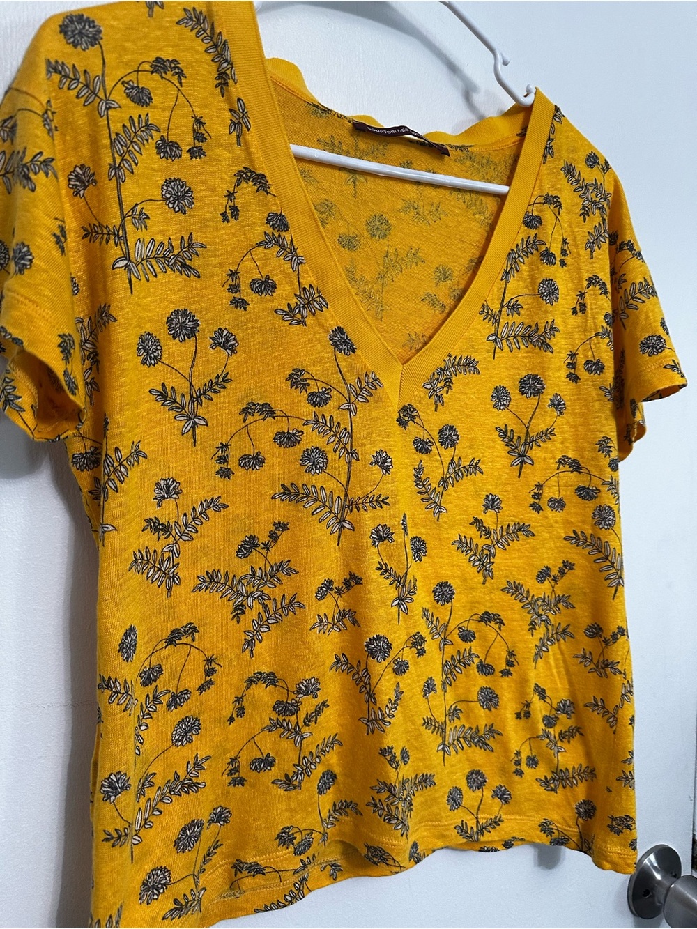 Casual V-Neck Short Sleeve Floral Tee in Mustard Yellow